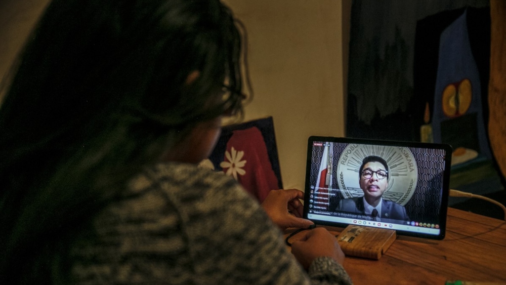 Madagascar's cornered president ignores calls to resign